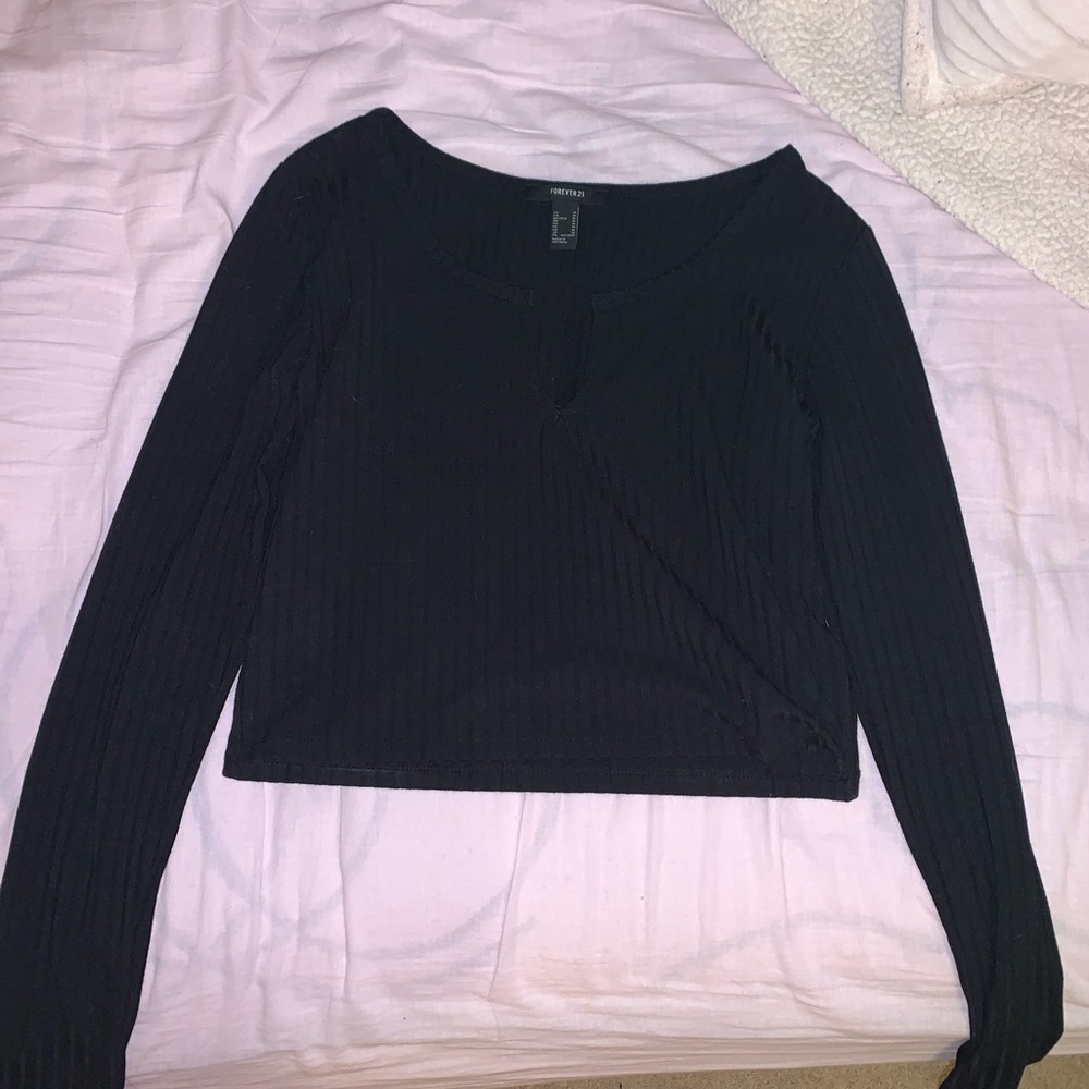 Forever 21 long sleeve T-shirt size medium